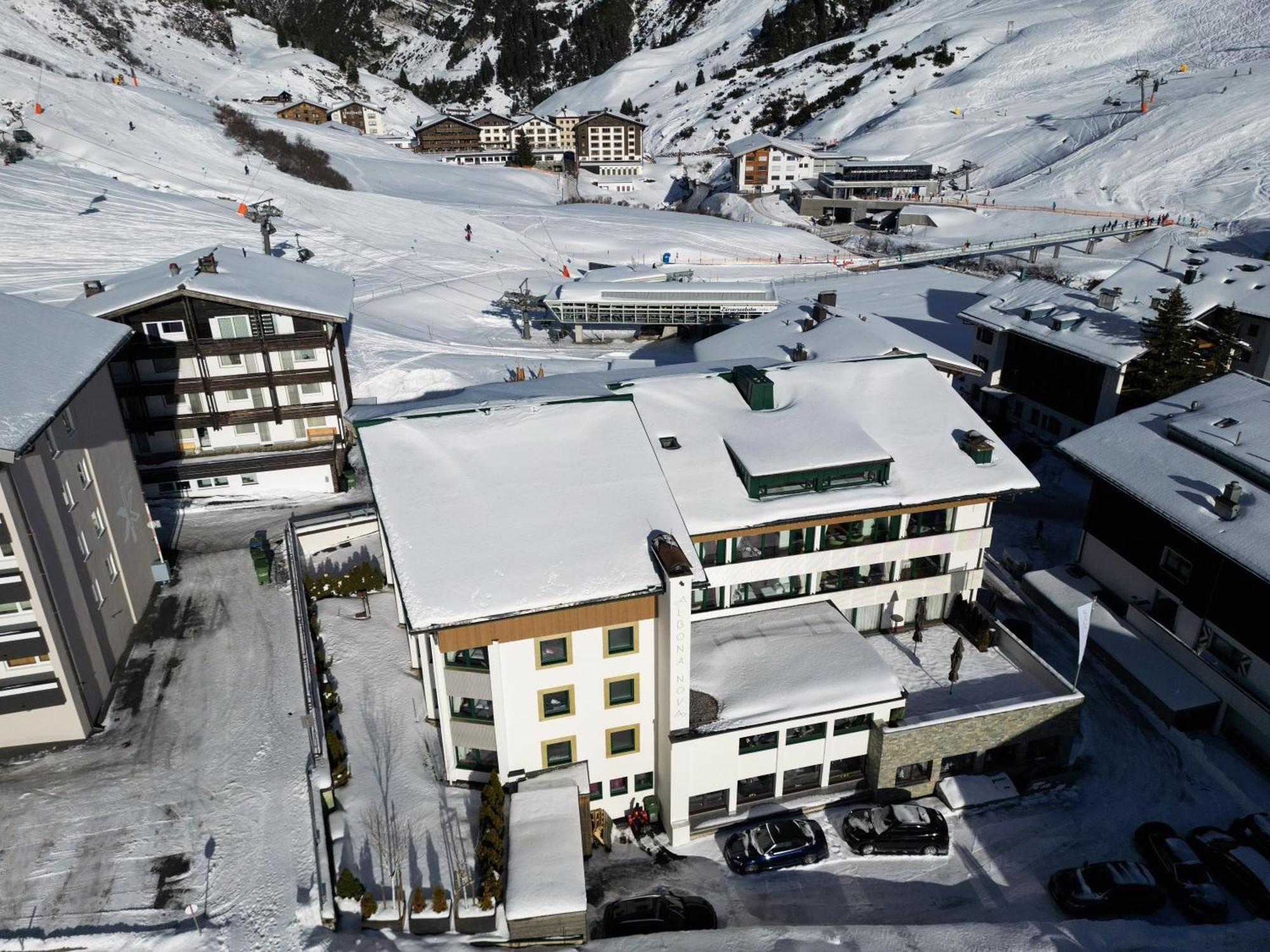 Hotel Albona Nova Zürs Esterno foto