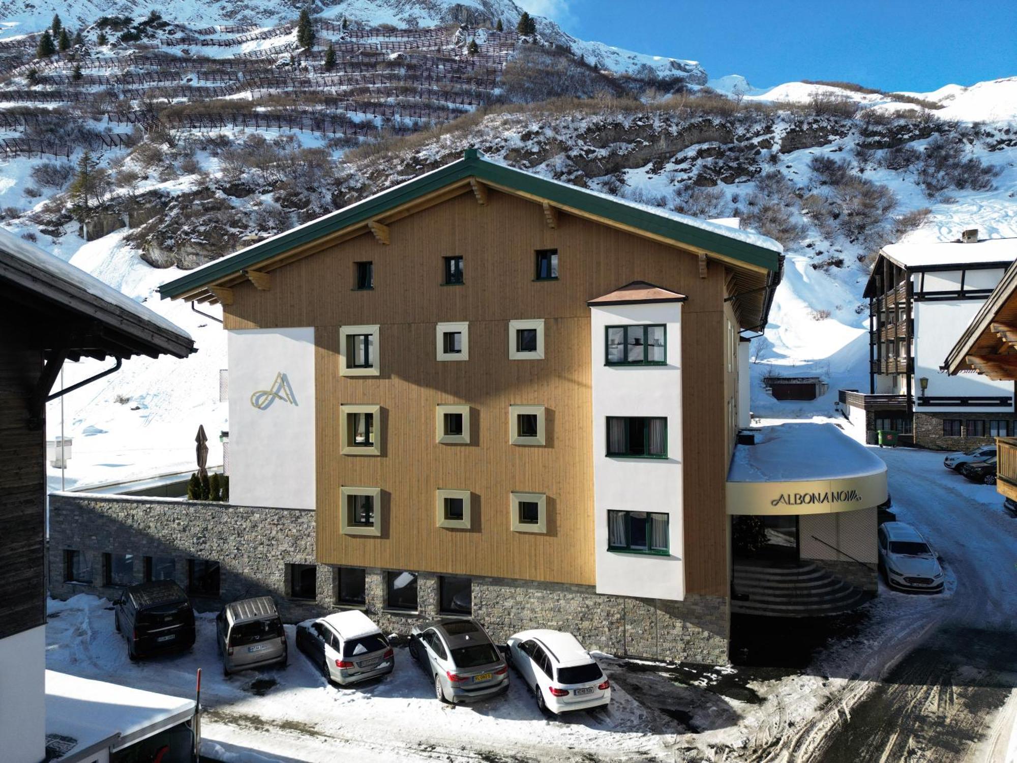 Hotel Albona Nova Zürs Esterno foto
